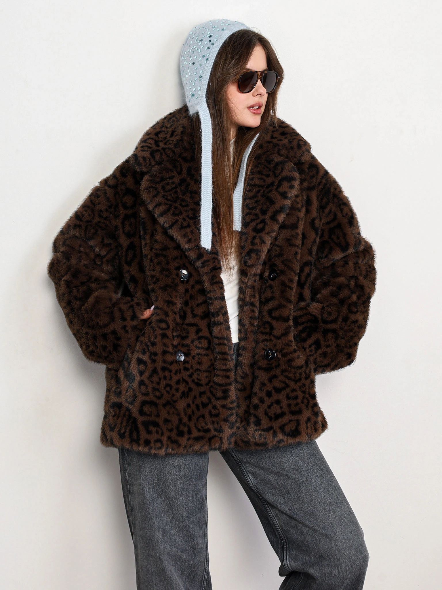 Шапка-чепчик с пайетками в ассортименте